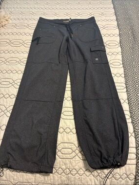 NWOT!! Athleta Charcoal Gray Cargo Joggers with Drawstring Ankles